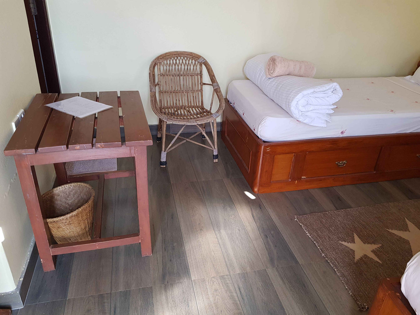 Phewa Room 2 (Standard Twin Room with Phewa Lake View) - Hidden Paradise Guest House & Retreat