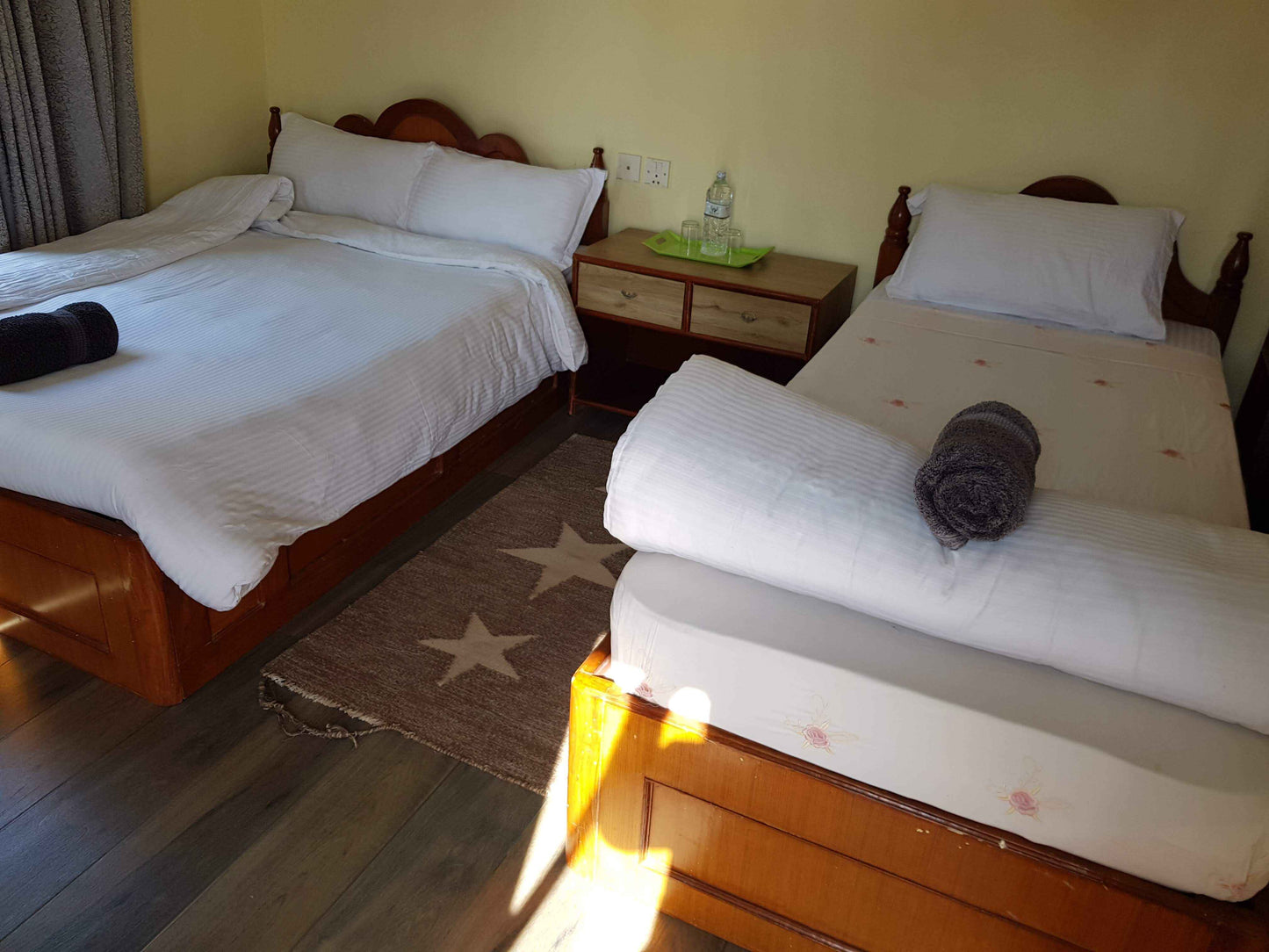 Phewa Room 1 (Standard Twin Room with Phewa Lake View) - Hidden Paradise Guest House & Retreat