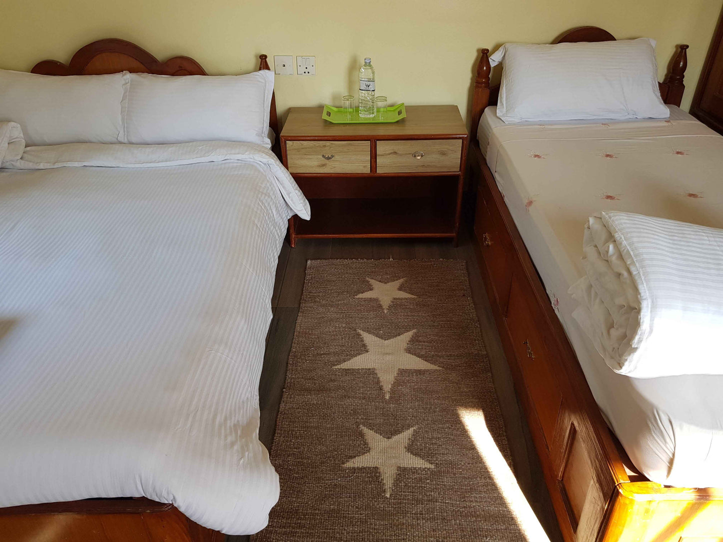 Phewa Room 1 (Standard Twin Room with Phewa Lake View) - Hidden Paradise Guest House & Retreat